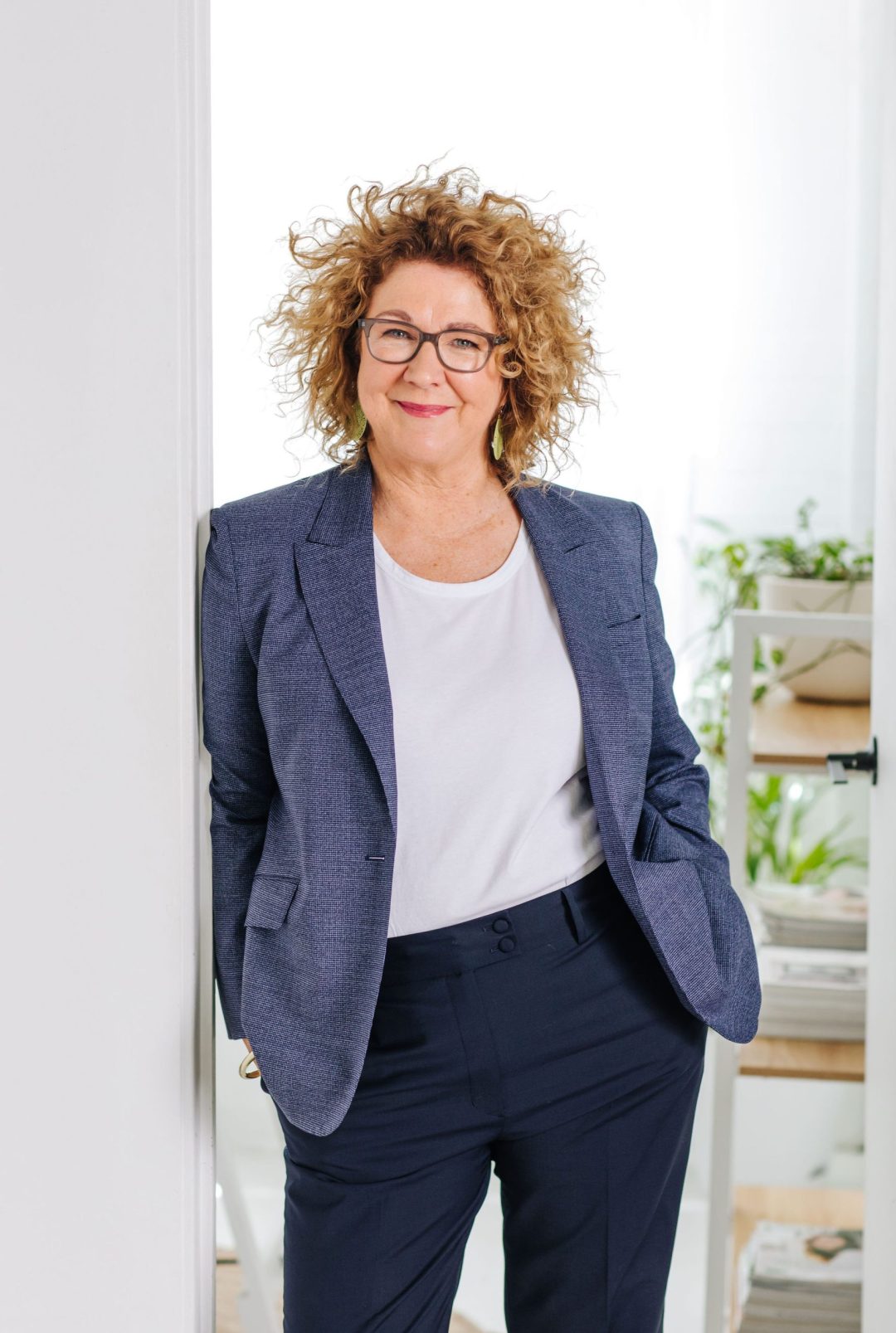 Juliet Timms Lead with confidence, build trust, and motivate your team.